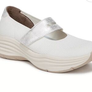 Life Stride White and Silver Flats